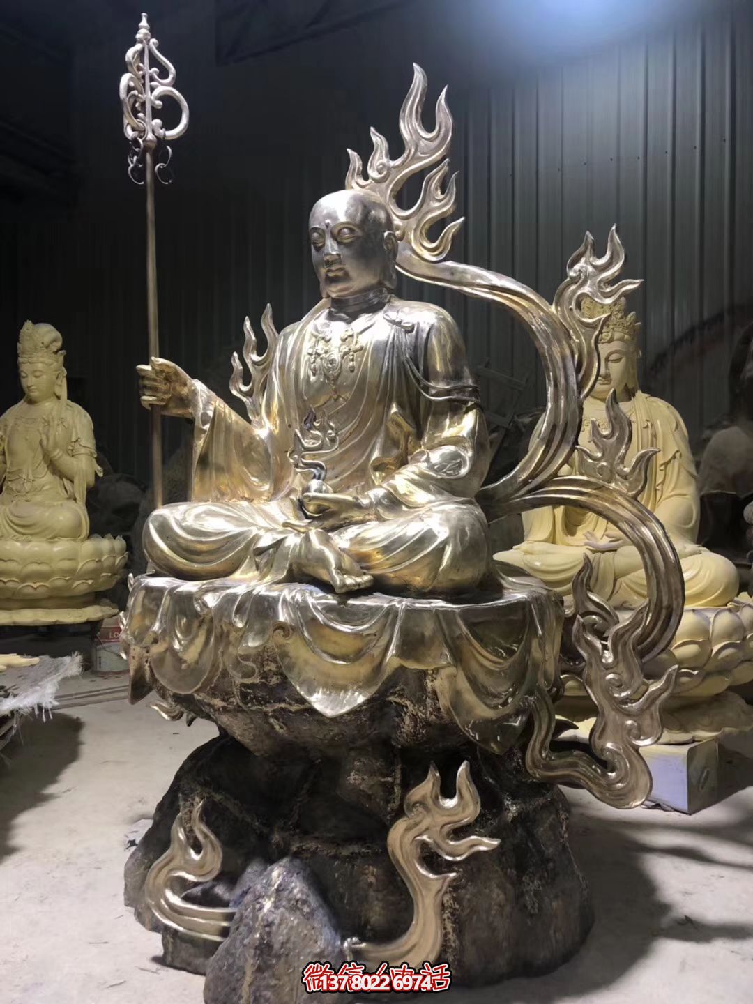 游覽地藏王大型寺廟景區，感受精美雕塑的神秘魅力