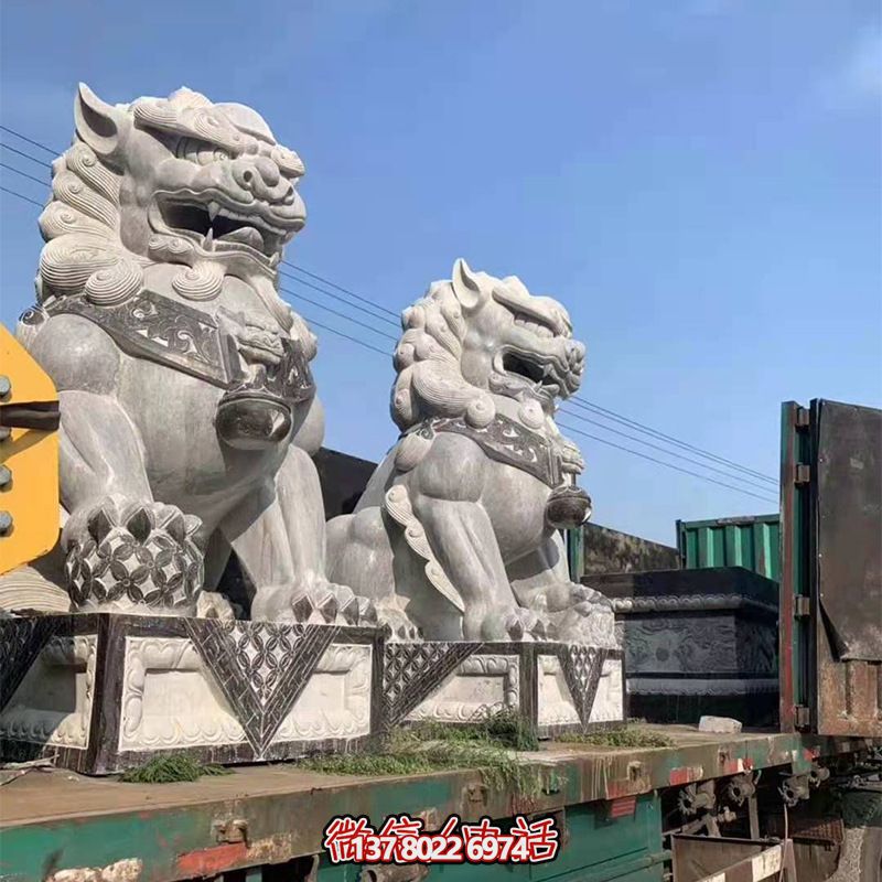 青石制大型仿真獅子雕塑，為鎮宅增添獨特魅力