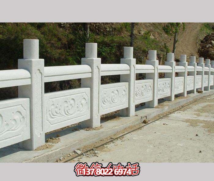 漢白玉欄桿石雕，為景區山道增添美感