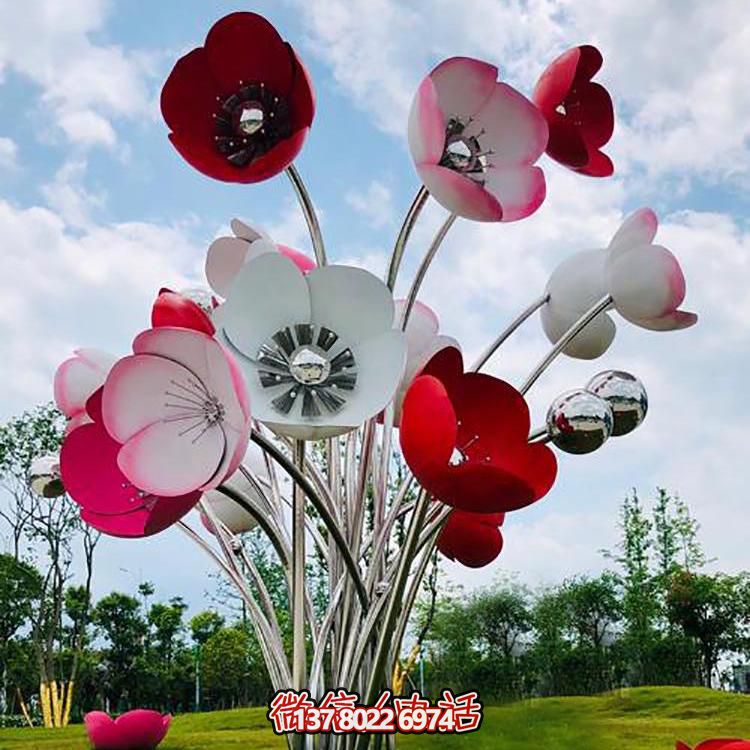 不銹鋼彩繪大型花朵雕塑，為景區廣場增添色彩