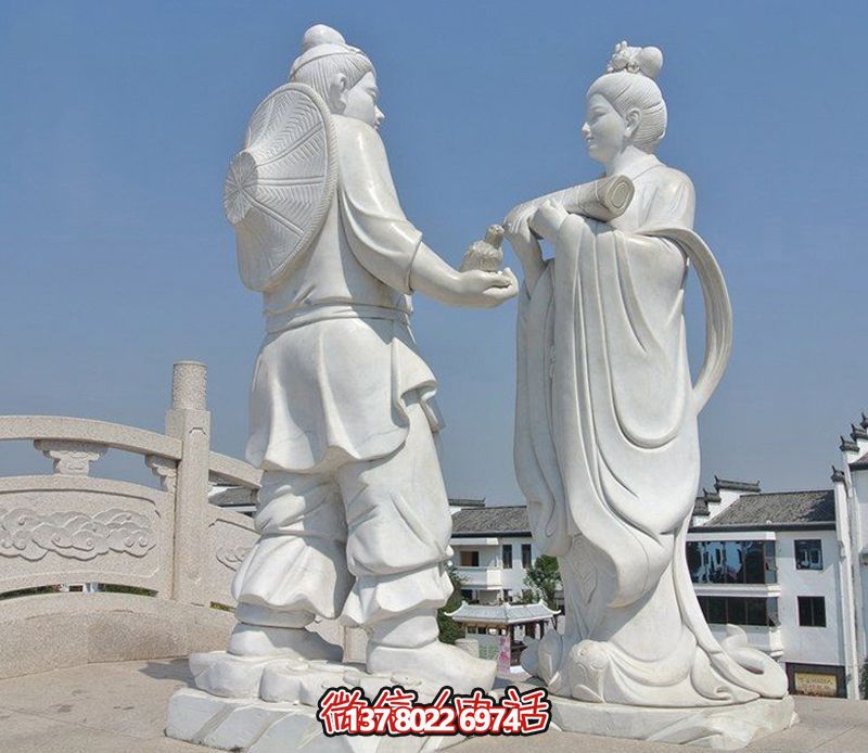 古代牛郎織女石雕，擺放于花園廣場，帶來漢白玉般的浪漫氣息