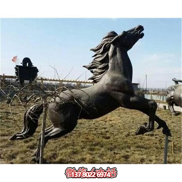 大型銅雕塑，為園林廣場擺放奔跑馬